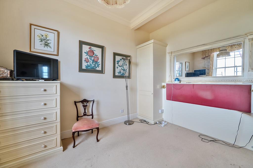 1300280-10-6839cd0aa25d8-ARW-1