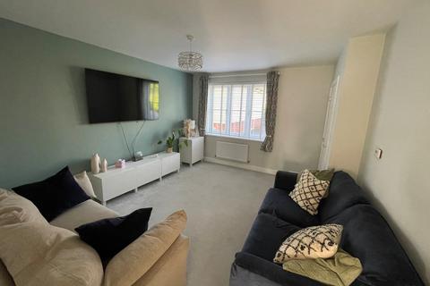 3 bedroom semi-detached house to rent, Myrtlewood Road, Bury St. Edmunds