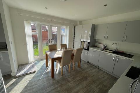 3 bedroom semi-detached house to rent, Myrtlewood Road, Bury St. Edmunds