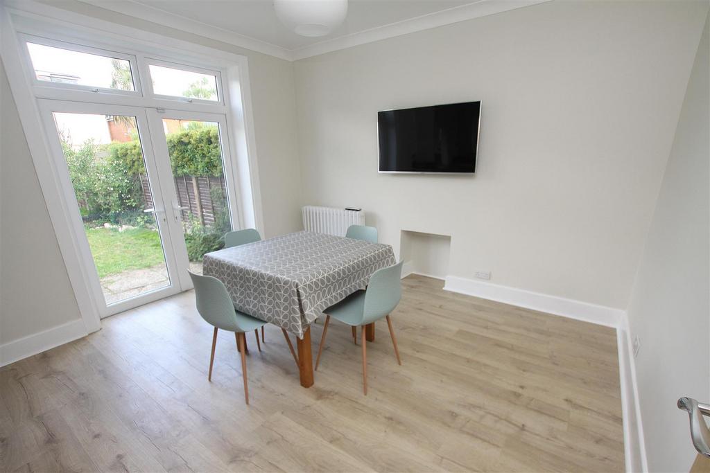 Dining room.jpg