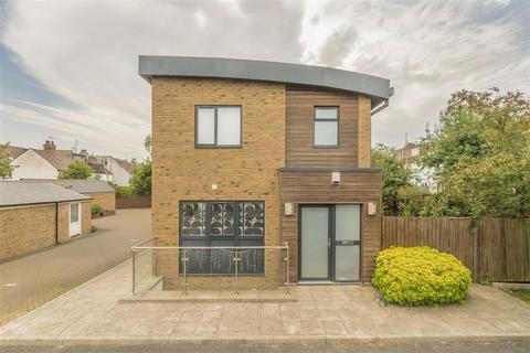 4 bedroom semi-detached house to rent, Chanin Mews, London NW2