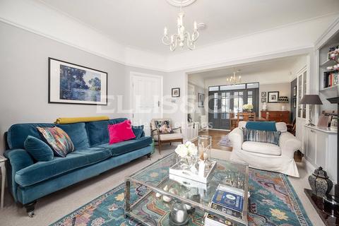31 Maxwelton Avenue, London, NW7 3NB