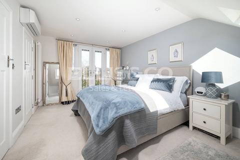 31 Maxwelton Avenue, London, NW7 3NB
