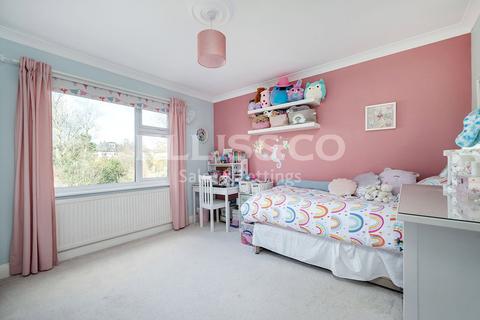 31 Maxwelton Avenue, London, NW7 3NB