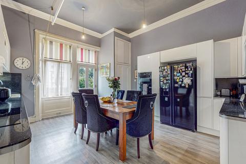 4 bedroom flat for sale, Balshagray Drive, Glasgow G11