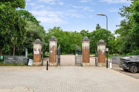 8 Gore Road, London, E9 7HR