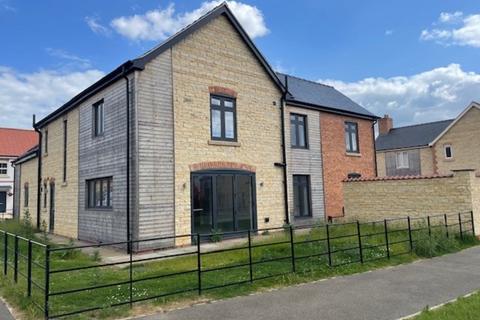 undefined, 617 Court, High Street