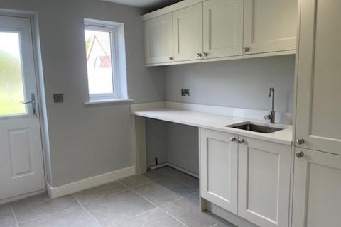 undefined, 617 Court, High Street