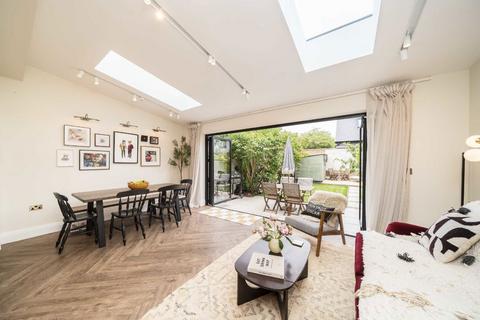 63 Thirsk Road, Mitcham, CR4 2BL