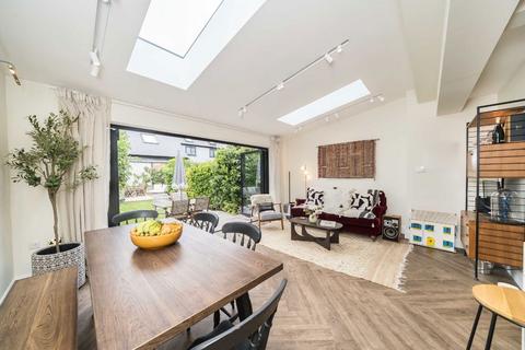 63 Thirsk Road, Mitcham, CR4 2BL