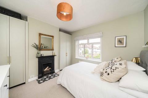 63 Thirsk Road, Mitcham, CR4 2BL