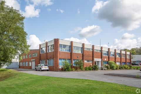 Industrial unit to rent, 19 Hereward Rise Halesowen B62 8AN