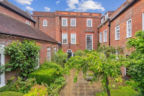 2 bedroom apartment for sale, High Street, Amersham, Buckinghamshire, HP7