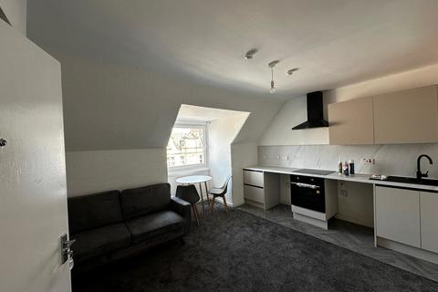 2 bedroom flat to rent, Cowane Street, Stirling FK8