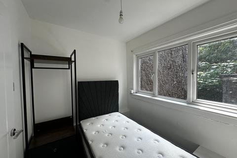 2 bedroom flat to rent, Cowane Street, Stirling FK8