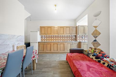 4 bedroom terraced house for sale, Sherringham Avenue, London N17