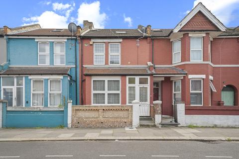 4 bedroom terraced house for sale, Sherringham Avenue, London N17