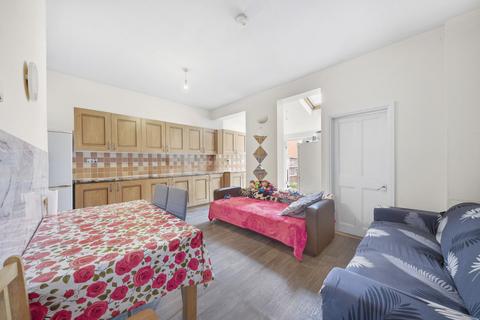 4 bedroom terraced house for sale, Sherringham Avenue, London N17