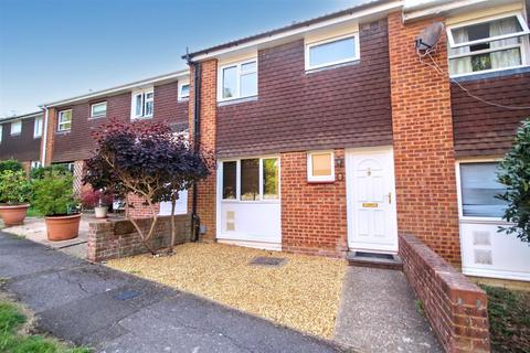 1 bedroom in a house share to rent, Rye Close, Guildford