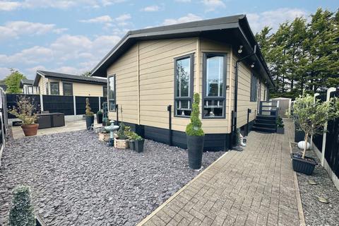 2 bedroom mobile home for sale, The Elms , Lippitts Hill
