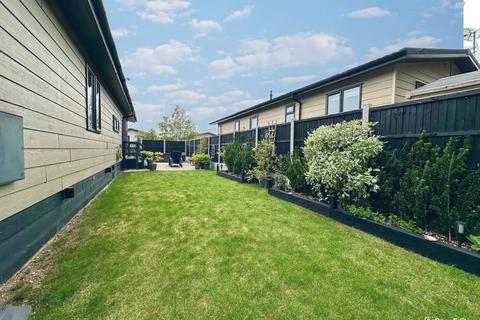 2 bedroom mobile home for sale, The Elms , Lippitts Hill