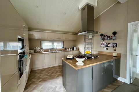 2 bedroom mobile home for sale, The Elms , Lippitts Hill