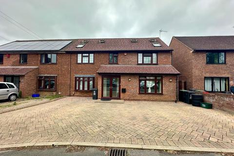 5 bedroom semi-detached house for sale, Thaxted Way, Waltham Abbey