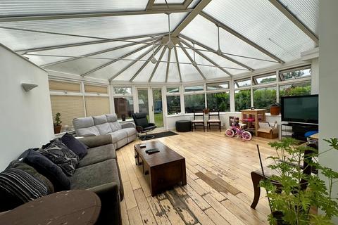 5 bedroom semi-detached house for sale, Thaxted Way, Waltham Abbey