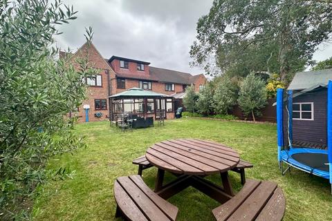 5 bedroom semi-detached house for sale, Thaxted Way, Waltham Abbey