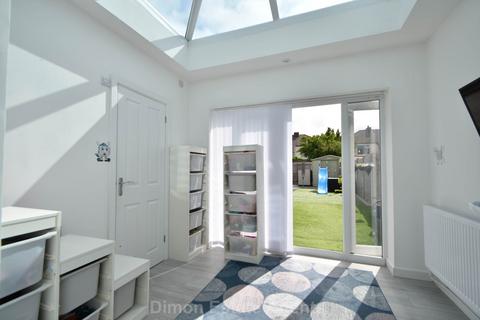 3 bedroom terraced house for sale, Hill Park Road, Gosport