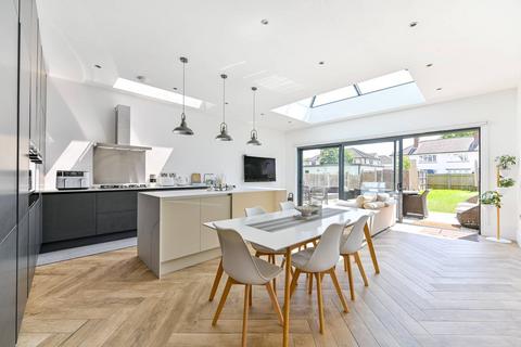 74 Chestnut Grove, New Malden, KT3 3JS