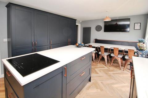 5 bedroom detached house for sale, Crosbie Grove, Kidderminster DY11