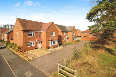 5 bedroom detached house for sale, Crosbie Grove, Kidderminster DY11