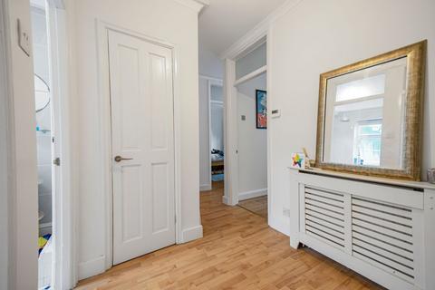 5 Godley Road, London, SW18 3HB