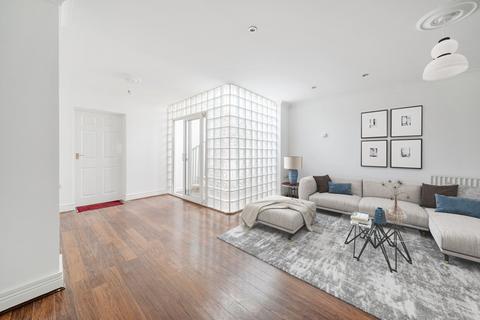 4 bedroom terraced house for sale, Chandler Way, Peckham, London, SE15