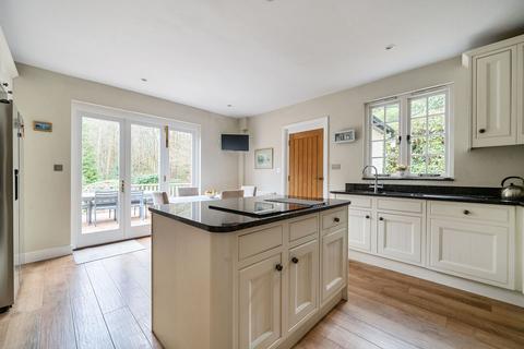 Merlewood Tarn Road, Hindhead, GU26 6TP