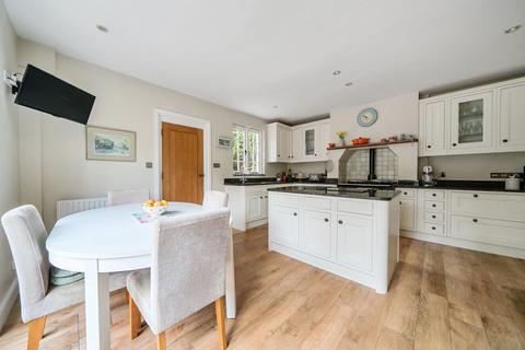 Merlewood Tarn Road, Hindhead, GU26 6TP