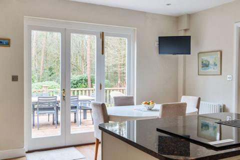 Merlewood Tarn Road, Hindhead, GU26 6TP