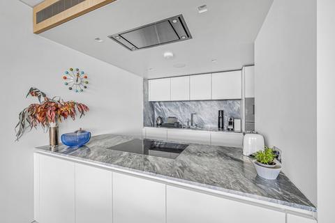 3 bedroom flat for sale, Centre Point, 101 -103 New Oxford Street, London