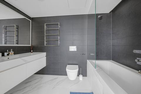 3 bedroom flat for sale, Centre Point, 101 -103 New Oxford Street, London