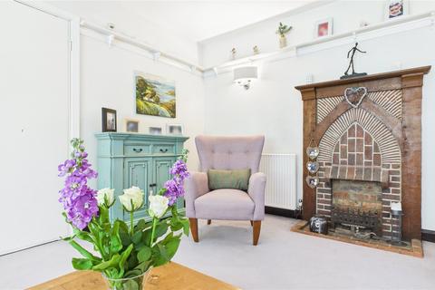4 bedroom detached house for sale, Wheatsheaf Close, Surrey GU21