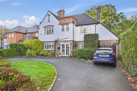 Wheatsheaf Close, Surrey GU21