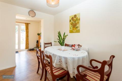45 Darwin Close, Taunton, TA2 6TR