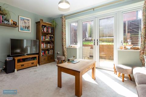 4 Grove Gate, Staplegrove, Taunton, TA2 6DF
