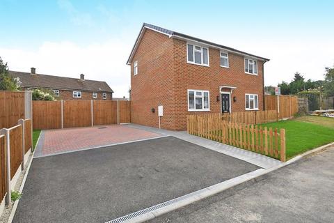 3 bedroom detached house for sale, Westmorland Road/Wiltshire Way, Maidstone