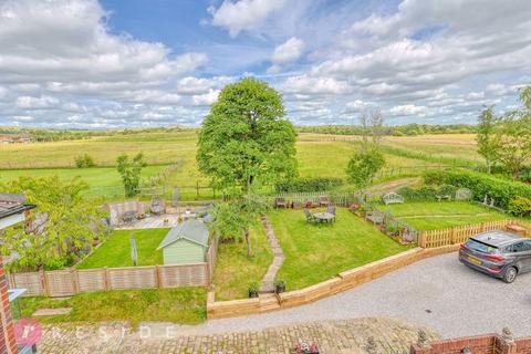 3 bedroom cottage for sale, Bury & Rochdale Old Road, Birtle OL10