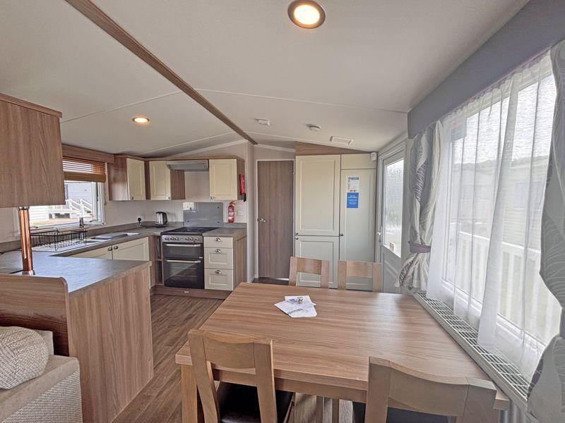 Kitchen/Dining