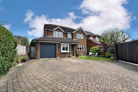5 bedroom detached house for sale, Groves Close, Bourne End SL8
