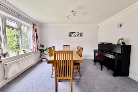 Wharfedale Groves Close, Bourne End, SL8 5JP