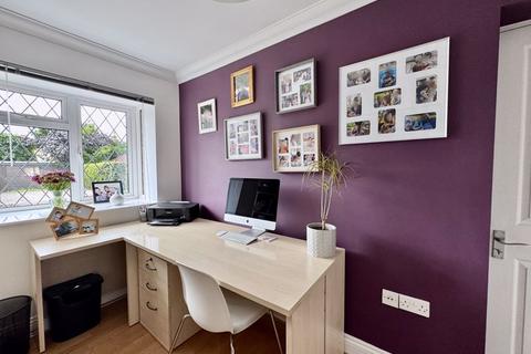 Wharfedale Groves Close, Bourne End, SL8 5JP